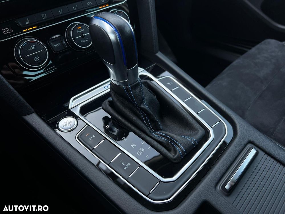 Volkswagen Passat - 13