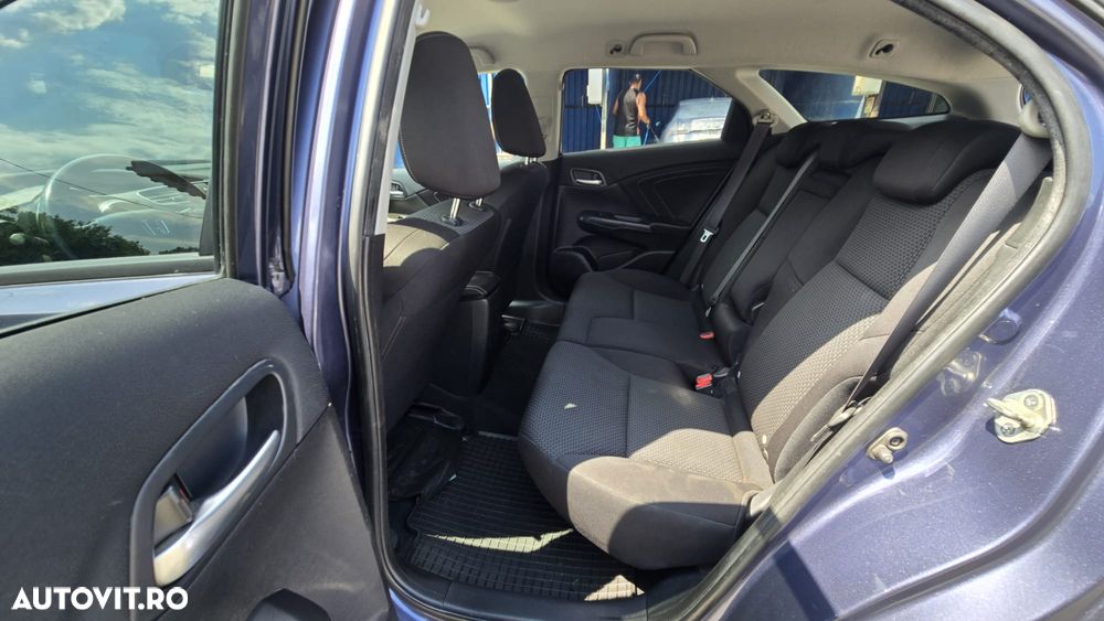 Honda Civic 1.8 i-VTEC MT Elegance Tech-Edition - 11