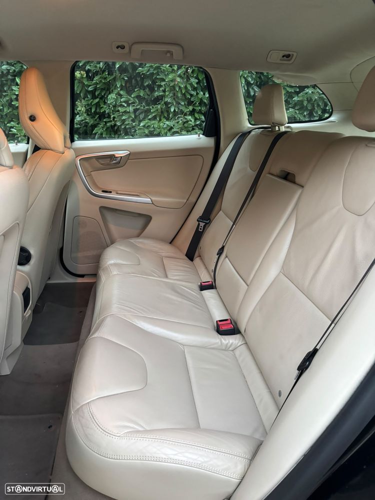 Volvo XC 60 2.0 D3 Drive - 19