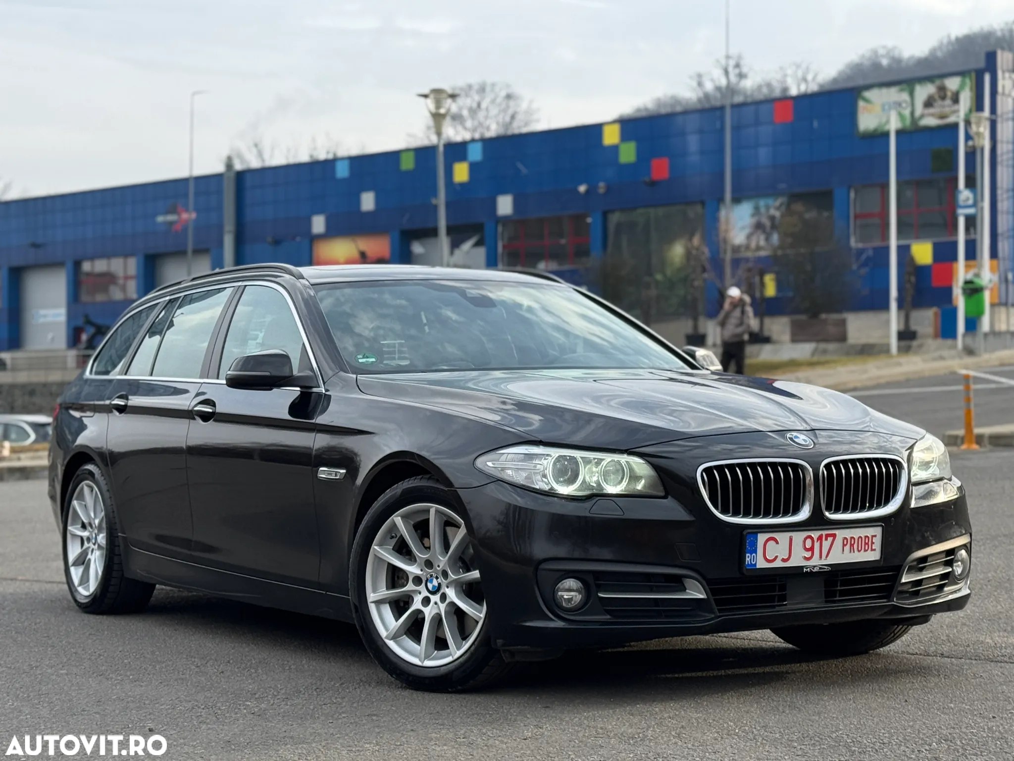 BMW Seria 5 525d Touring Aut. Luxury Line - 2