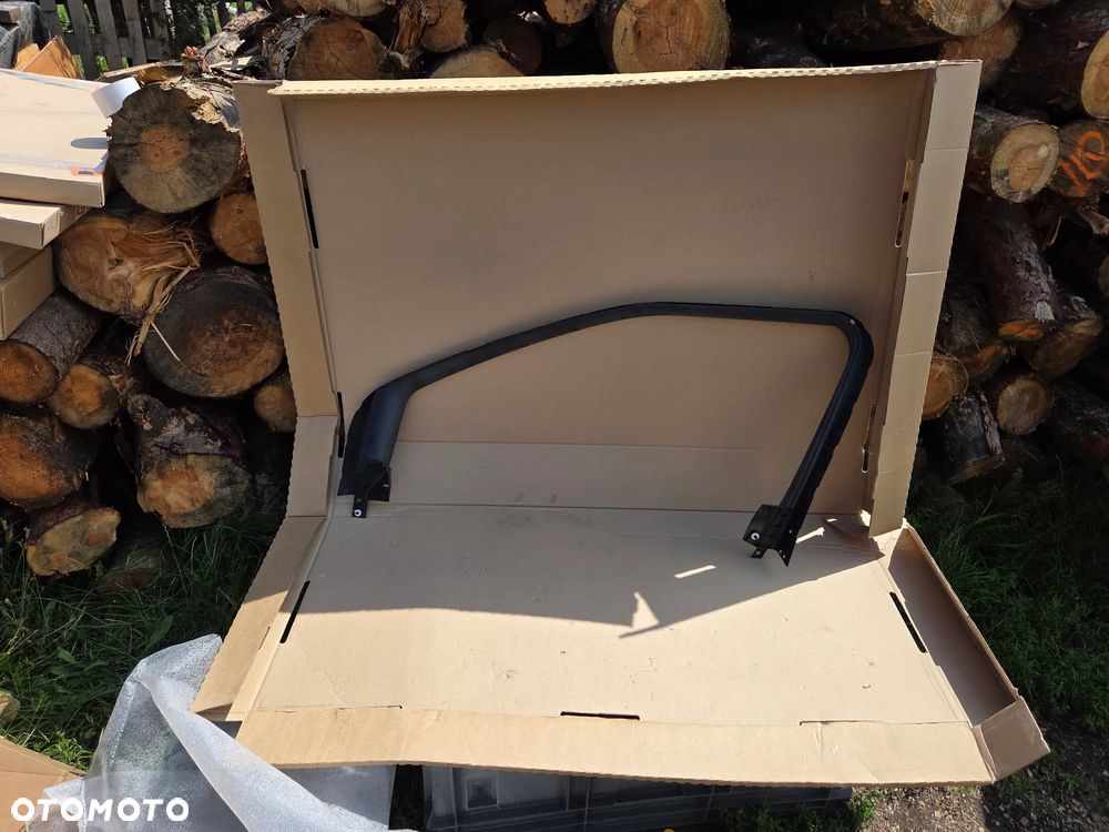 Uszczelka ramka Szyby Drzwi Lewa Przód przednia Citroen C3 Aircross YQ00069680 39149283 - 1