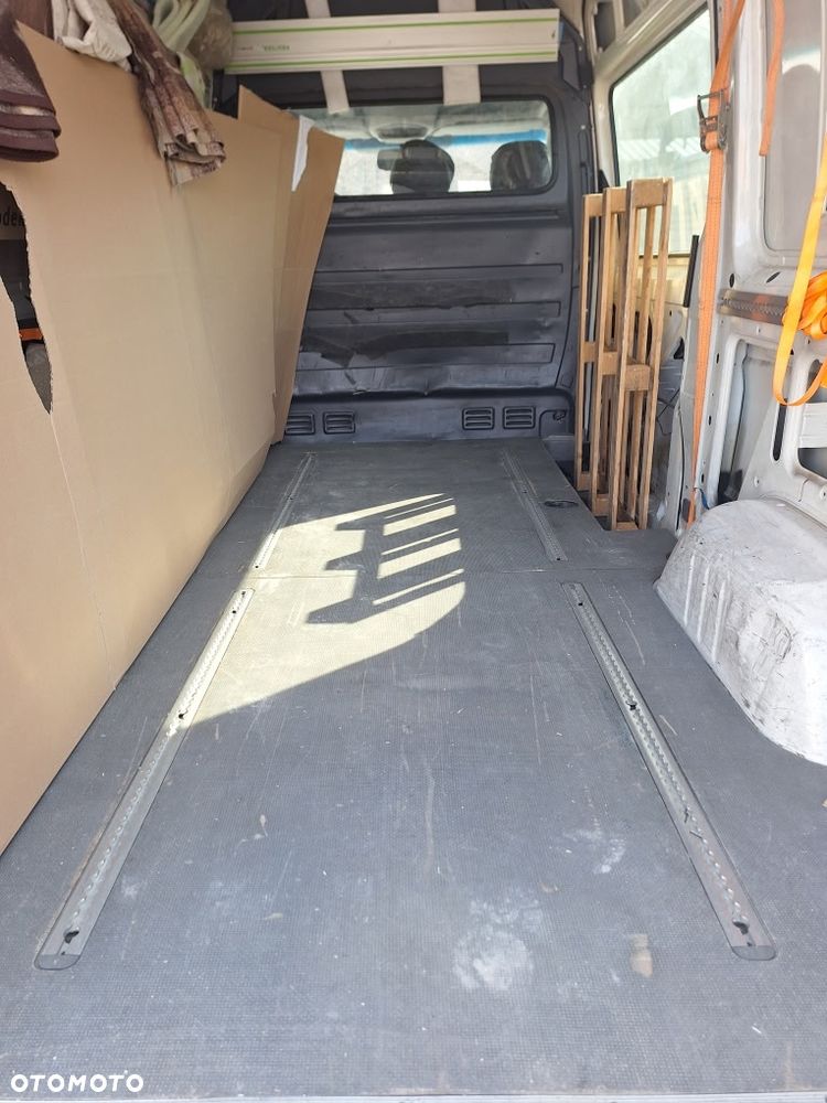 Volkswagen Crafter - 16