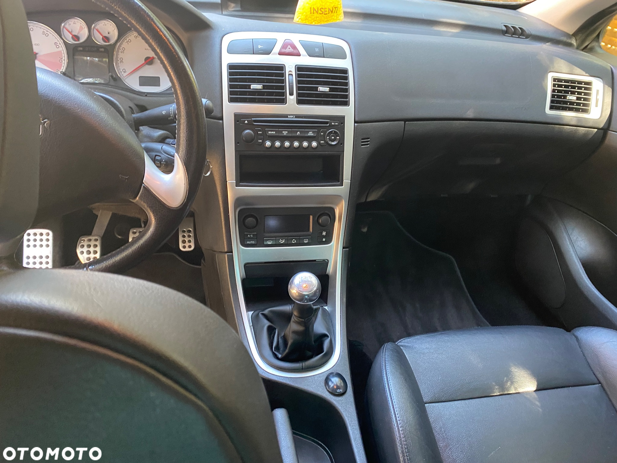 Peugeot 307 CC 2.0 Intense - 34