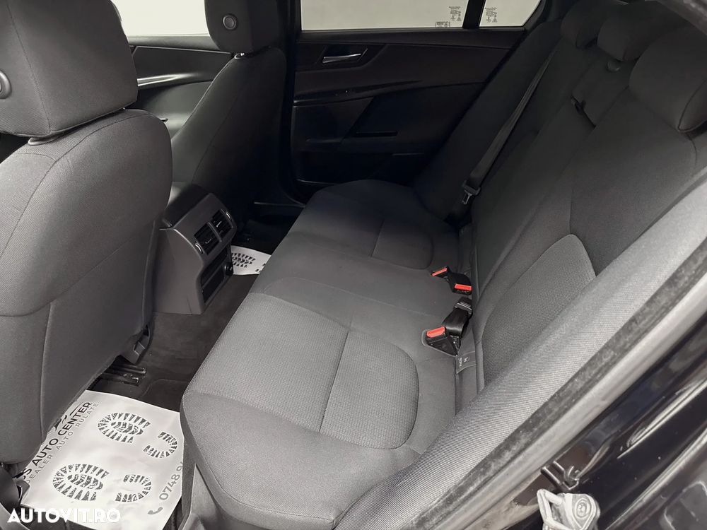 Jaguar XE 2.0 Pure - 19