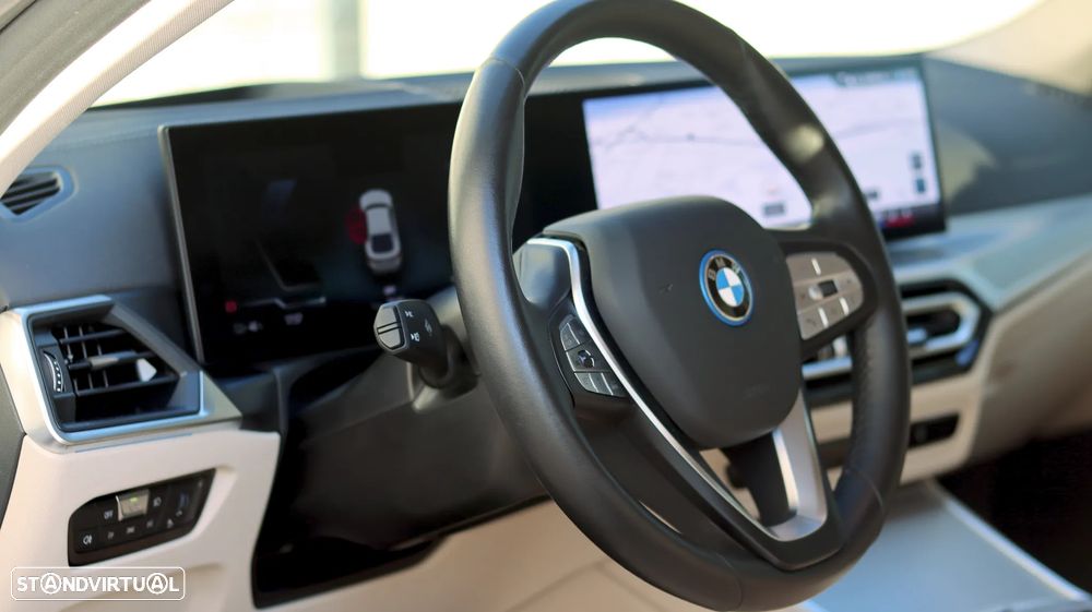 BMW i4 eDrive40 - 11