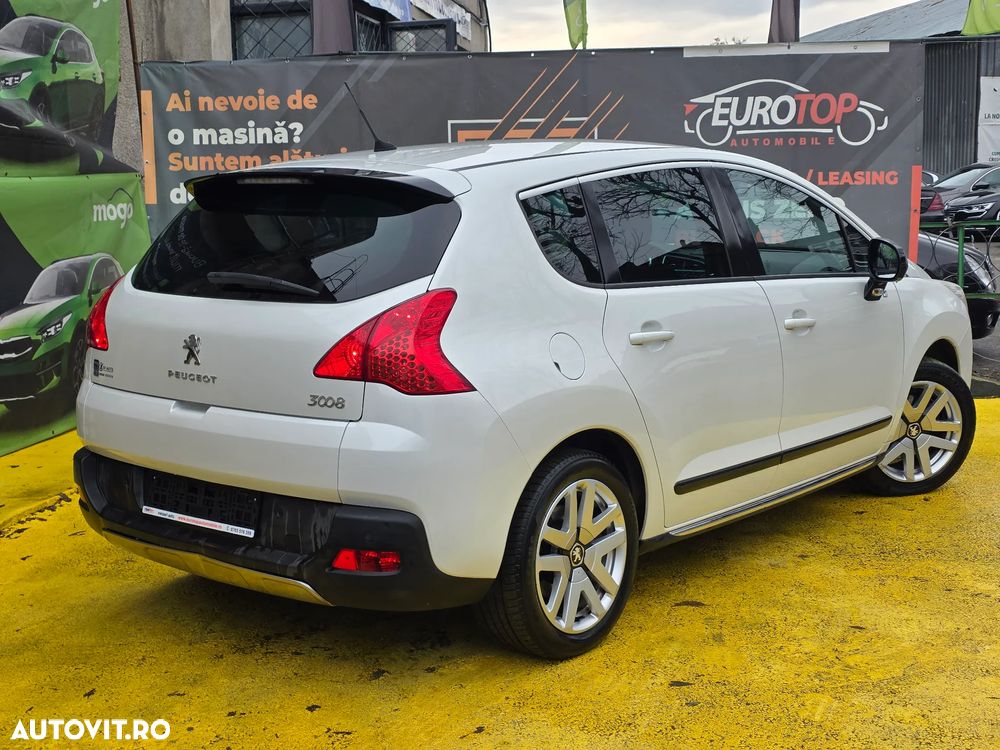 Peugeot 3008 Hybrid4 - 5