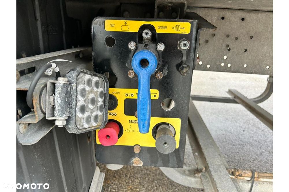 Schmitz Cargobull + CARRIER VECTOR 1950 - 13