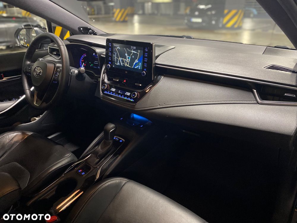Toyota Corolla 2.0 Hybrid Executive - 27
