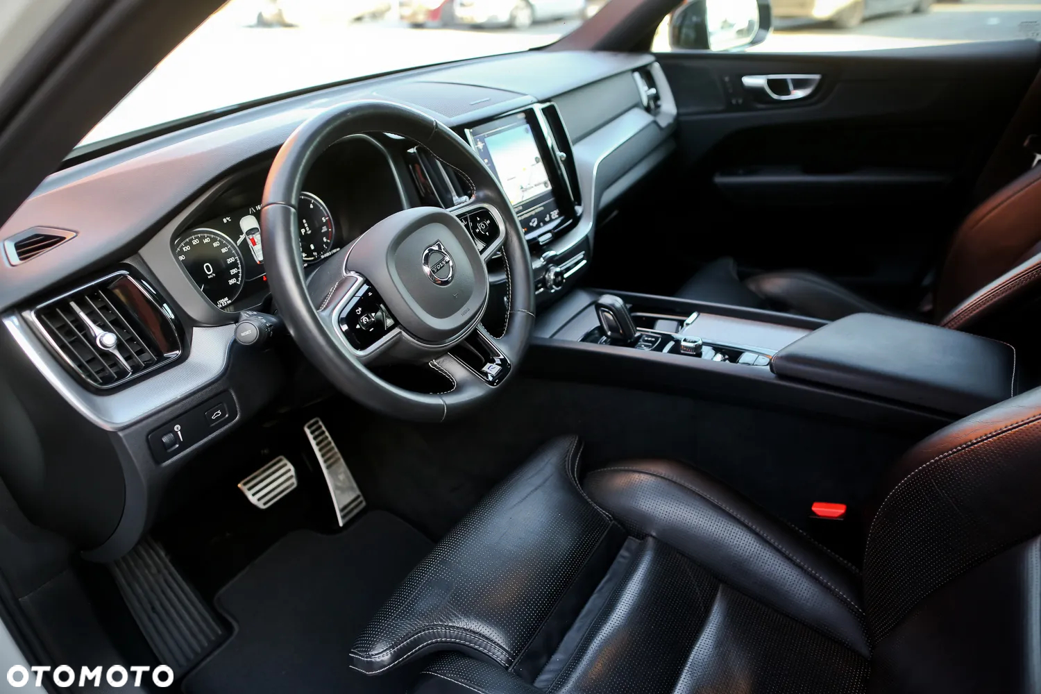Volvo XC 60 D5 AWD Geartronic RDesign - 21