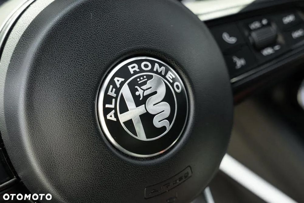 Alfa Romeo Stelvio 2.0 Turbo TI Q4 - 11