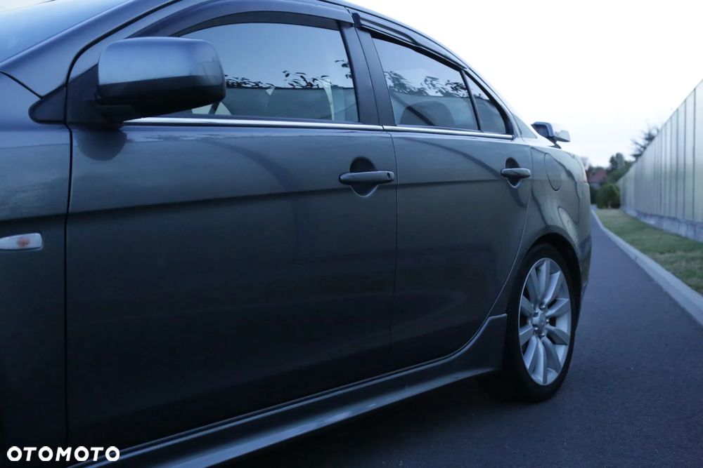 Mitsubishi Lancer 1.8 Intense - 31