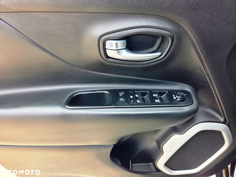 Jeep Renegade 1.4 MultiAir Longitude - 27