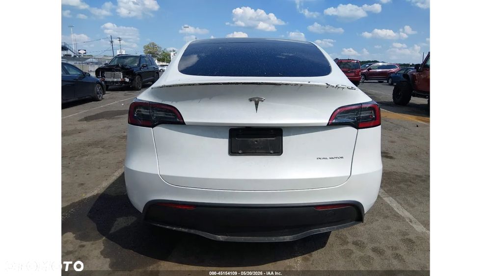 Tesla Model Y Long Range Dual Motor AWD - 9
