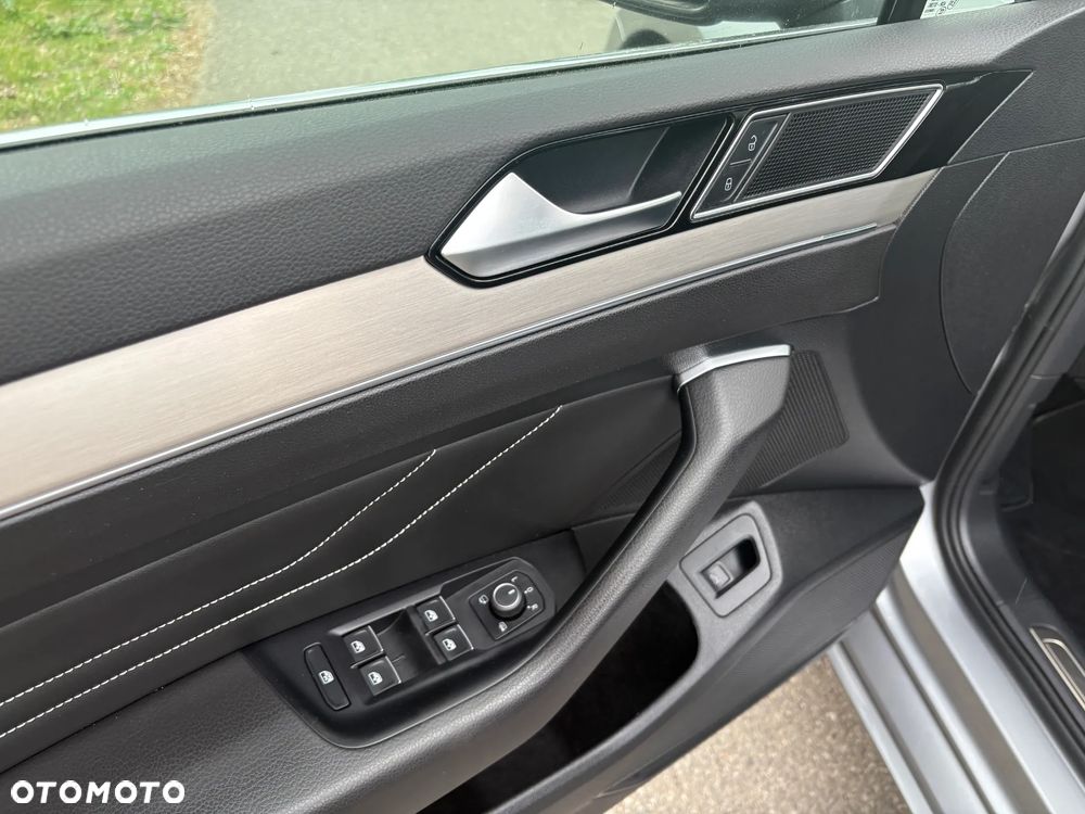 Volkswagen Passat 2.0 TDI EVO Elegance DSG - 12