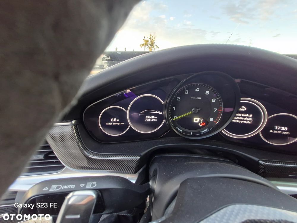 Porsche Panamera 4 E-Hybrid 10 Years Edition - 37