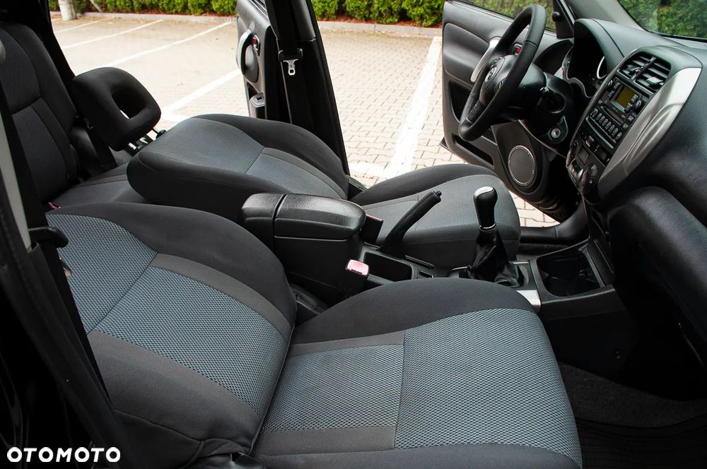 Toyota RAV4 2.0 VVT-i 4x4 - 9
