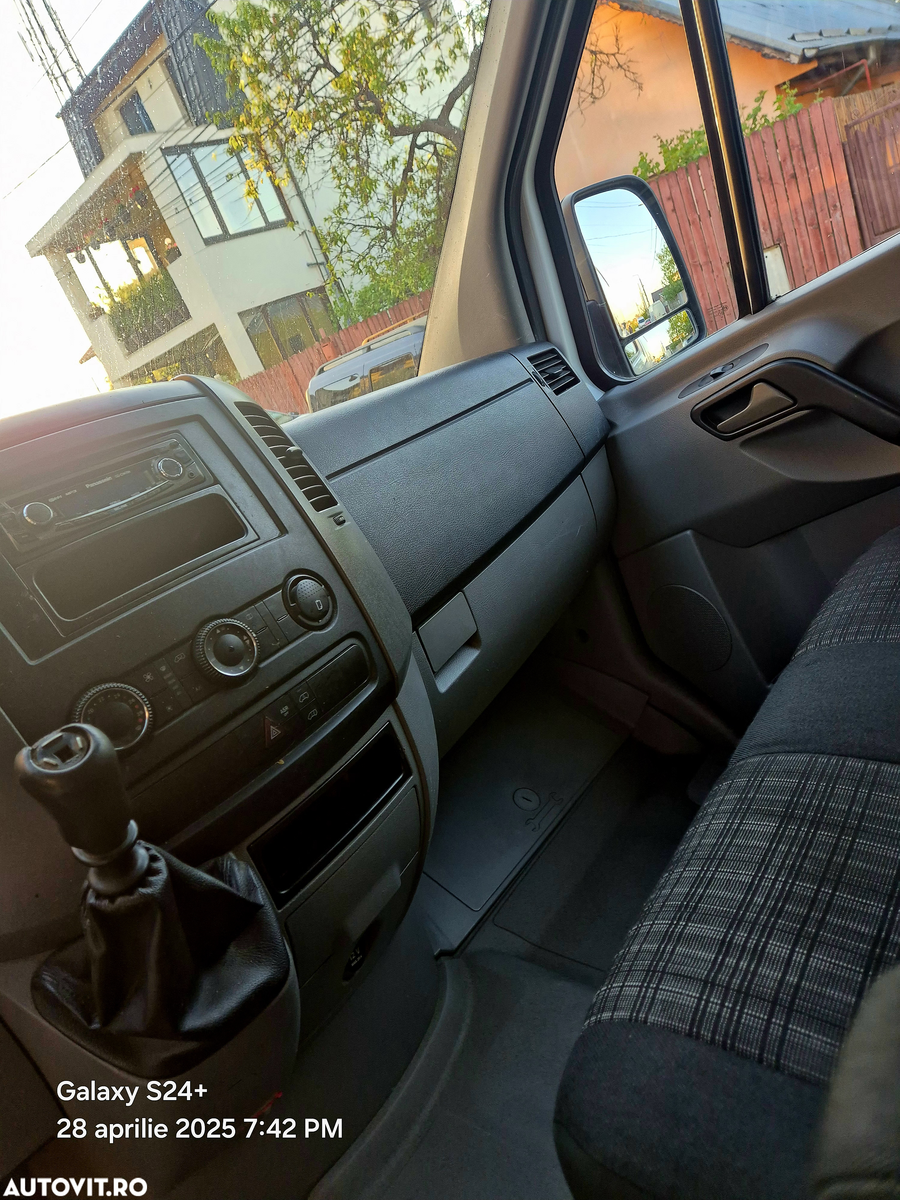 Mercedes-Benz Sprinter - 12