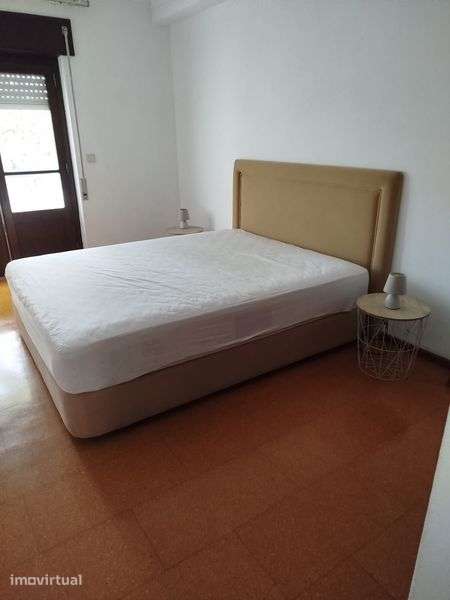Apartamento T2 com lugar de garagem e varandas - Grande imagem: 5/7
