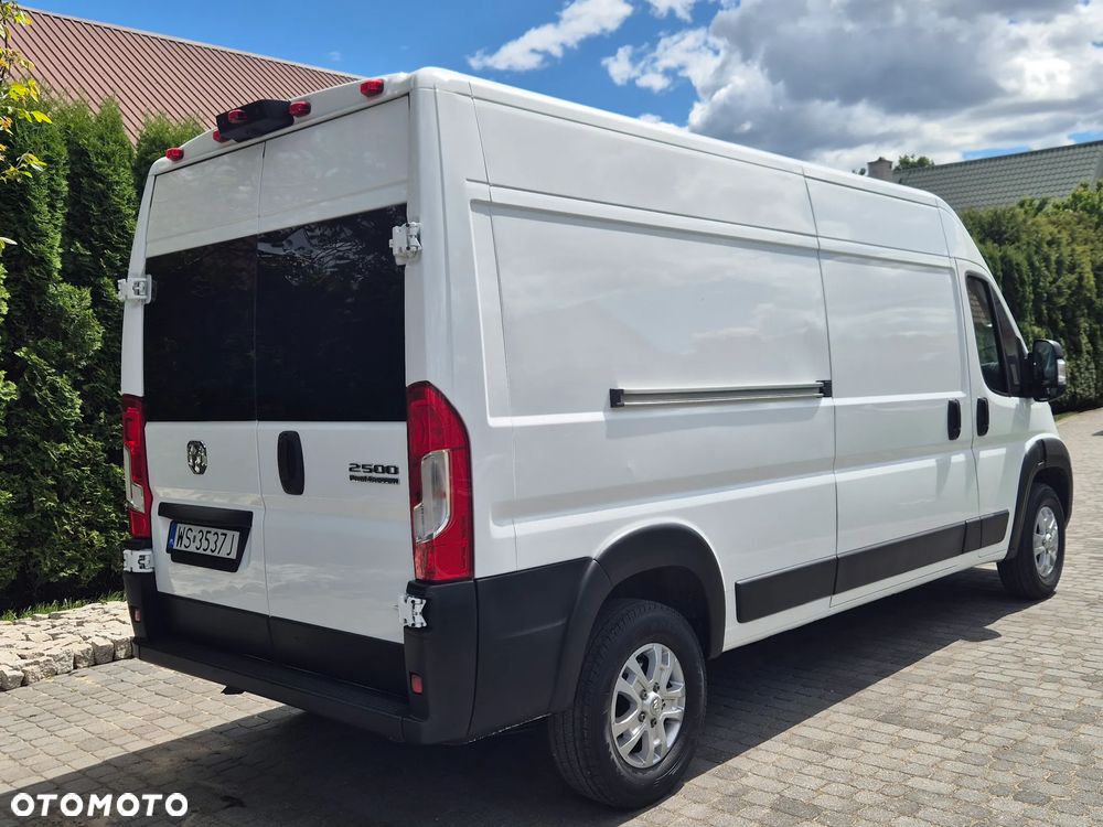 RAM PROMASTER 2500 - 4