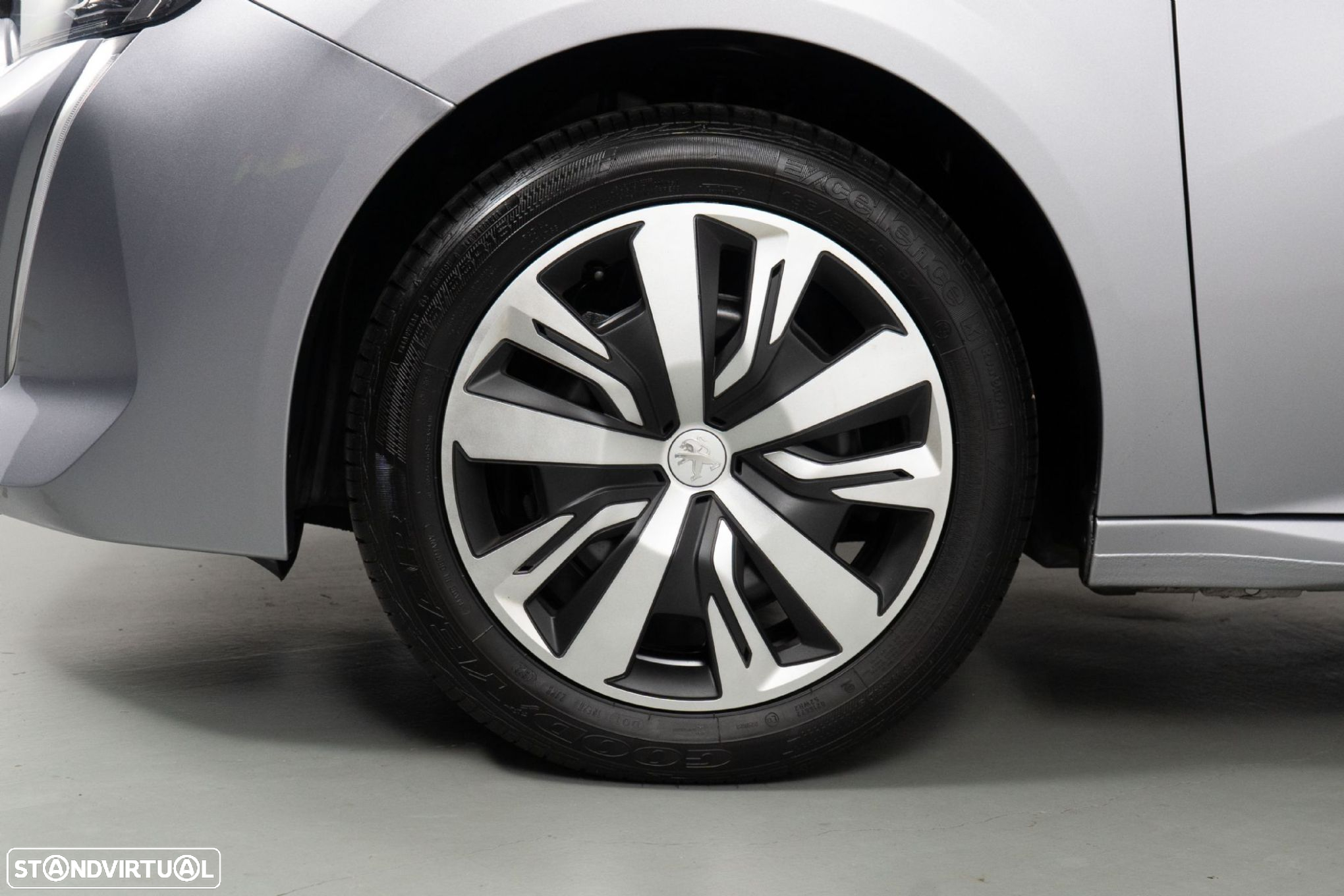Peugeot 208 1.2 PureTech Active - 17