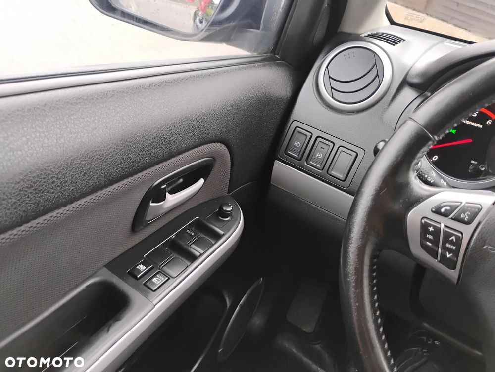 Suzuki Grand Vitara 1.9 DDiS Comfort + DPF Family - 13
