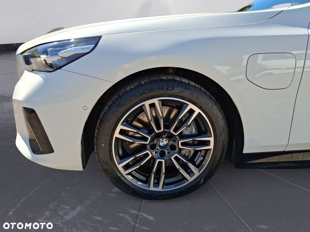 BMW Seria 5 550e xDrive - 6