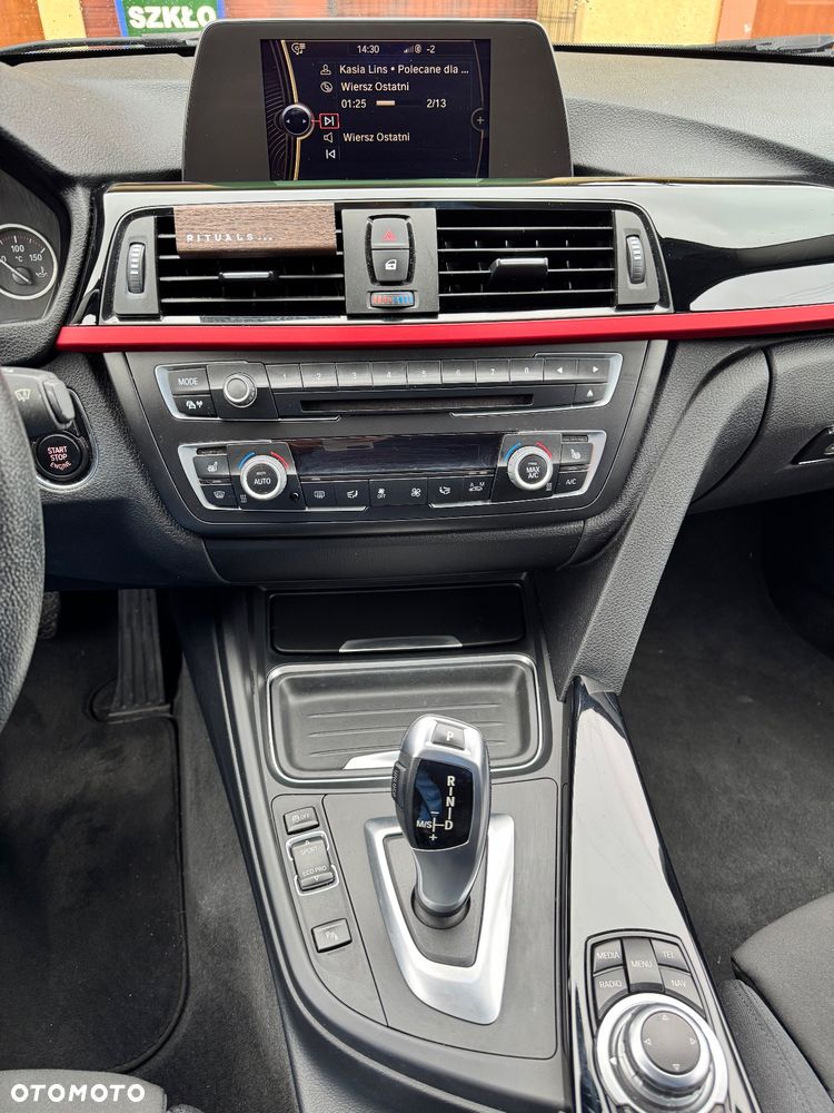 BMW Seria 3 318d DPF Touring Edition Sport - 18