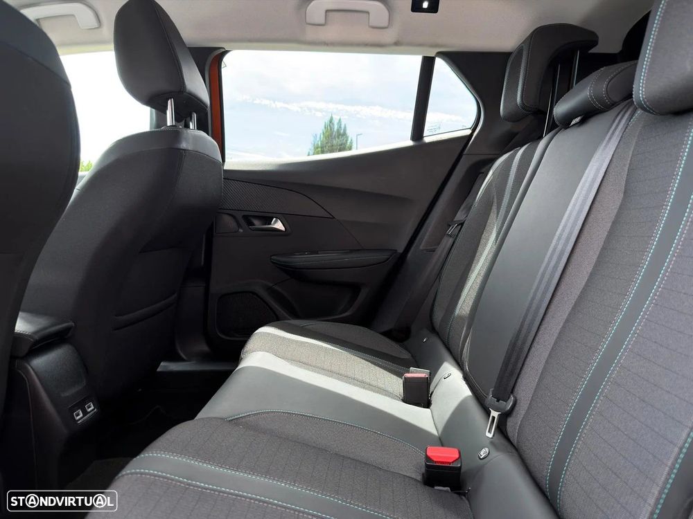 Peugeot e-2008 - 13