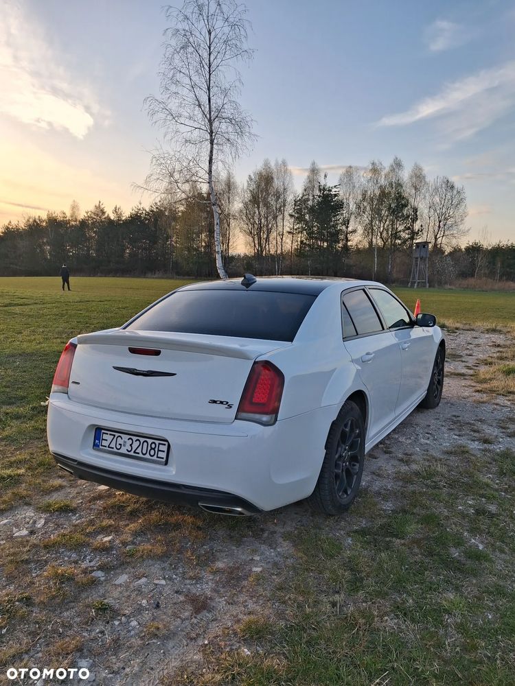 Chrysler 300s - 6