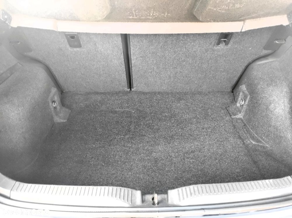 Toyota Auris - 16