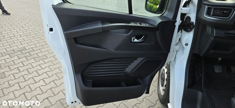 Renault Trafic - 19