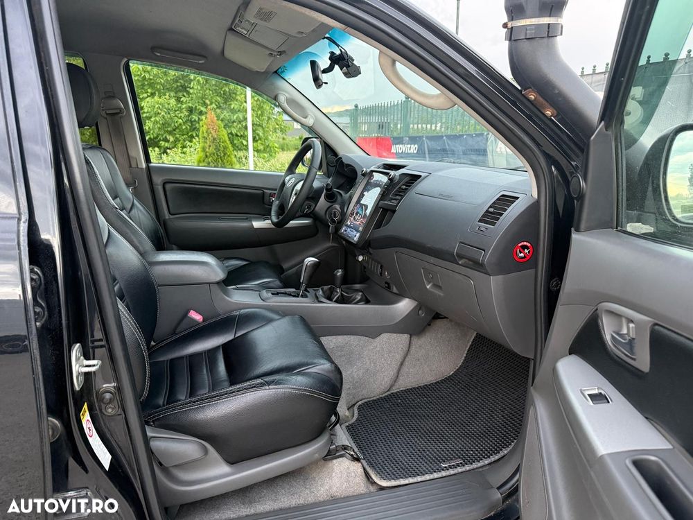 Toyota Hilux - 21