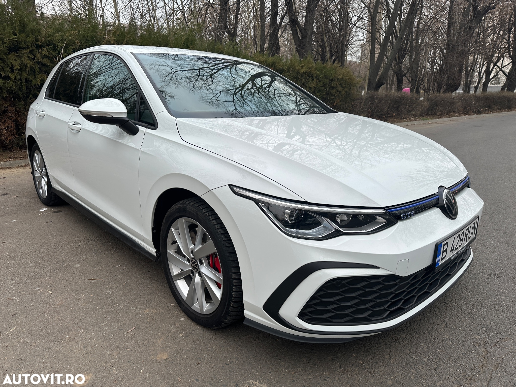 Volkswagen Golf - 8
