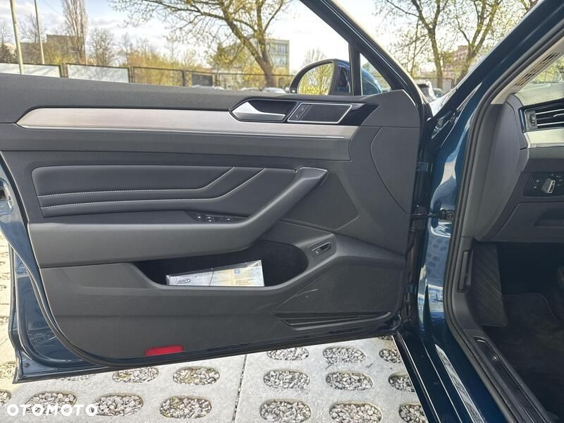 Volkswagen Passat 2.0 TSI Elegance DSG - 18