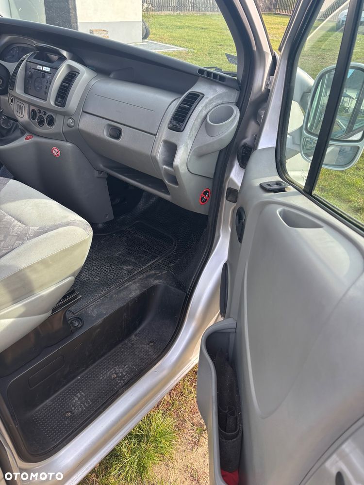 Opel Vivaro - 8