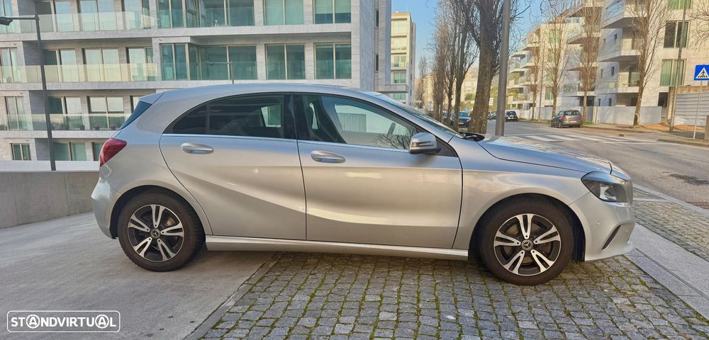 Mercedes-Benz A 200 d 4Matic 7G-DCT Style - 2