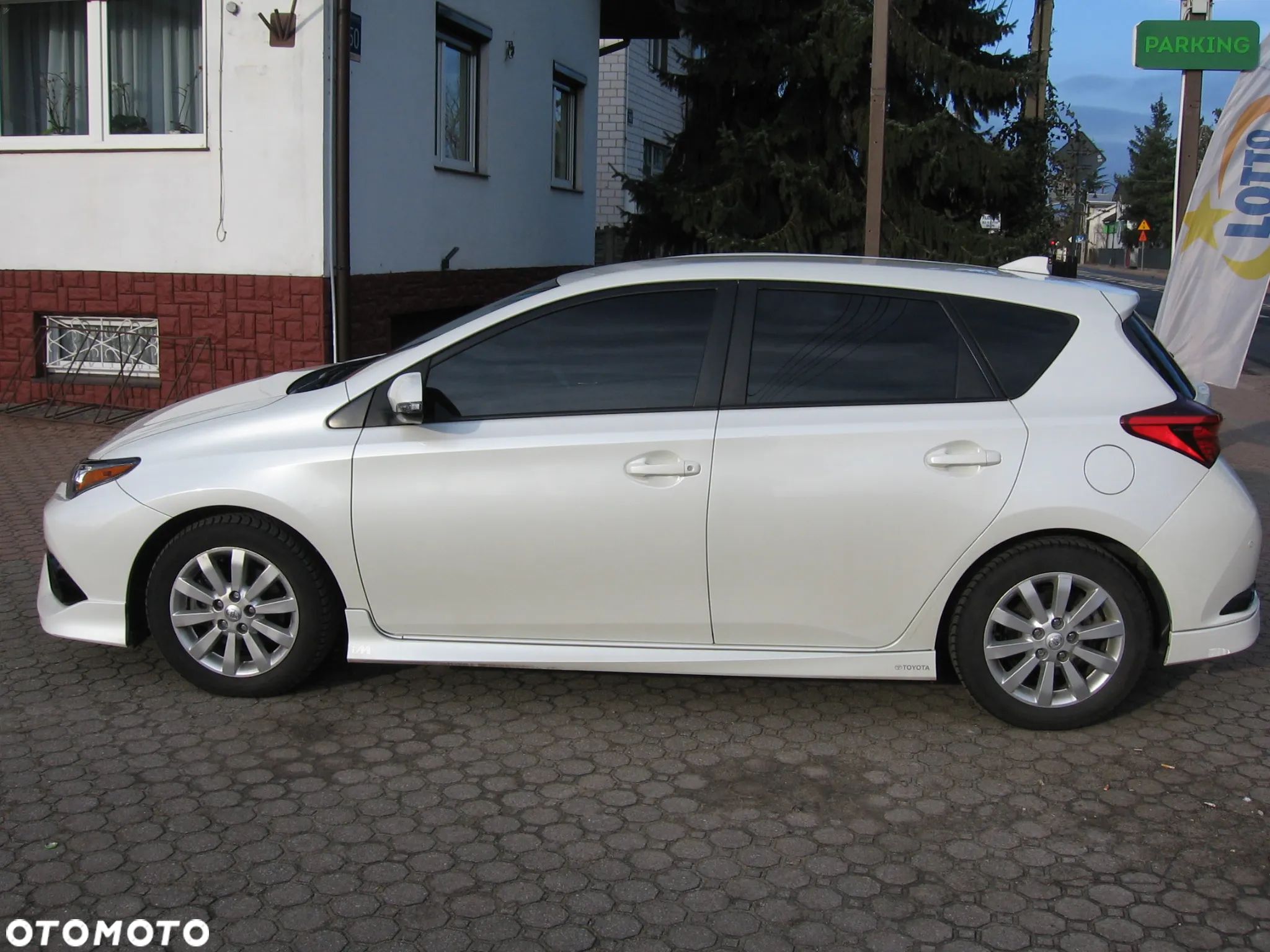 Toyota Corolla - 1