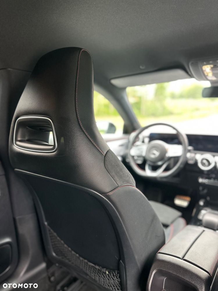 Mercedes-Benz CLA 200 d 4-Matic AMG Line 8G-DCT - 13