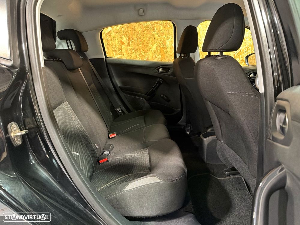 Peugeot 208 1.4 HDi Active - 17