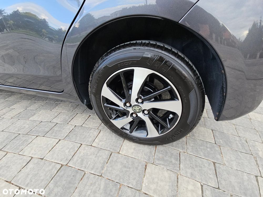 Toyota Yaris 1.5 Premium - 11
