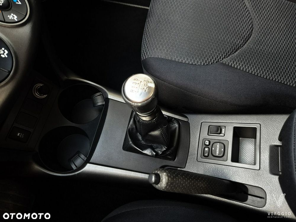 Toyota RAV4 2.0 VVT-i Premium - 11