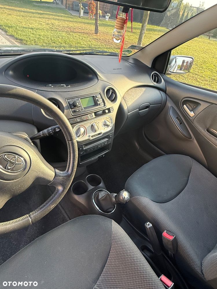 Toyota Yaris 1.0 Base - 7