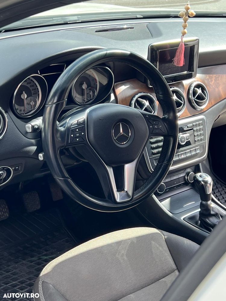 Mercedes-Benz GLA 200 d - 3