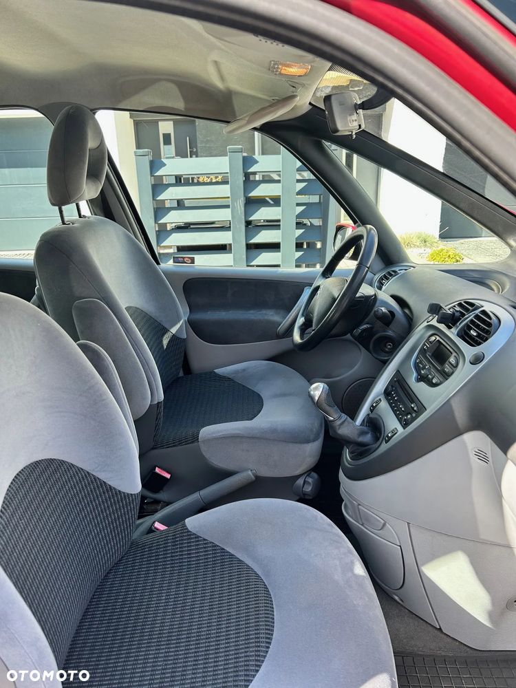 Citroën Xsara Picasso 1.6i 16V SX - 13