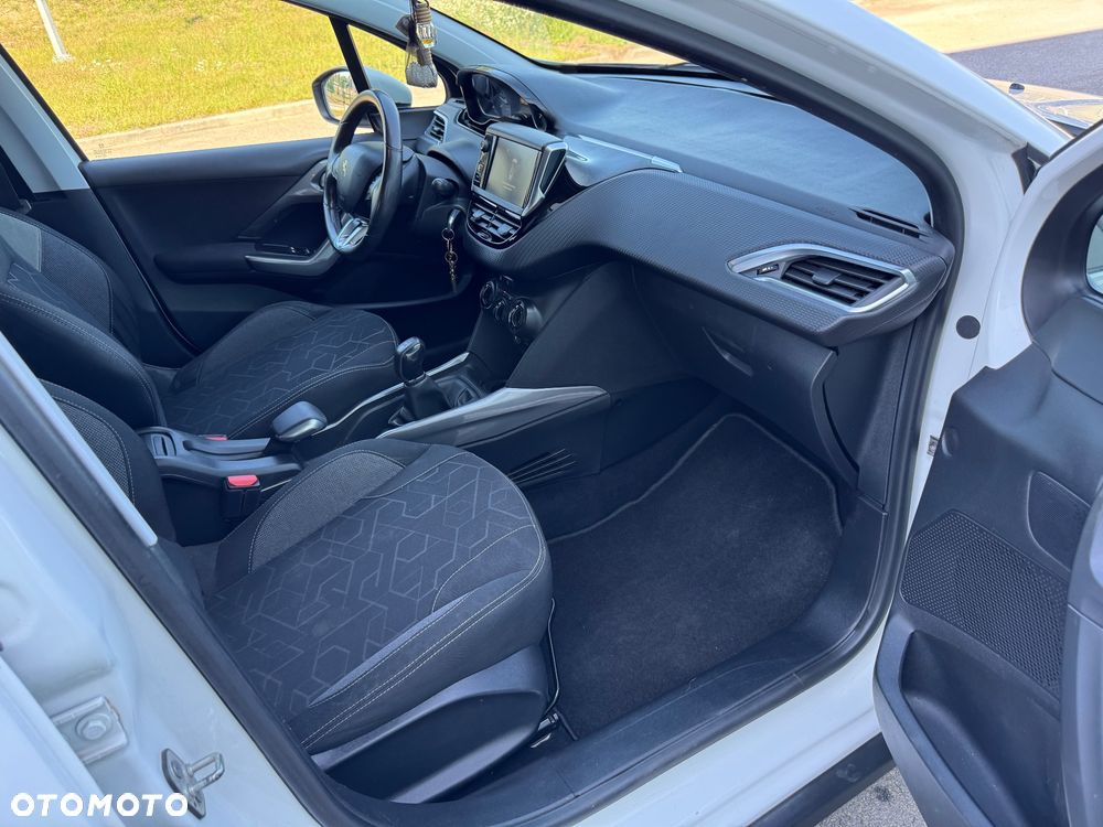Peugeot 2008 Blue-HDi FAP 100 STOP & START Style - 23
