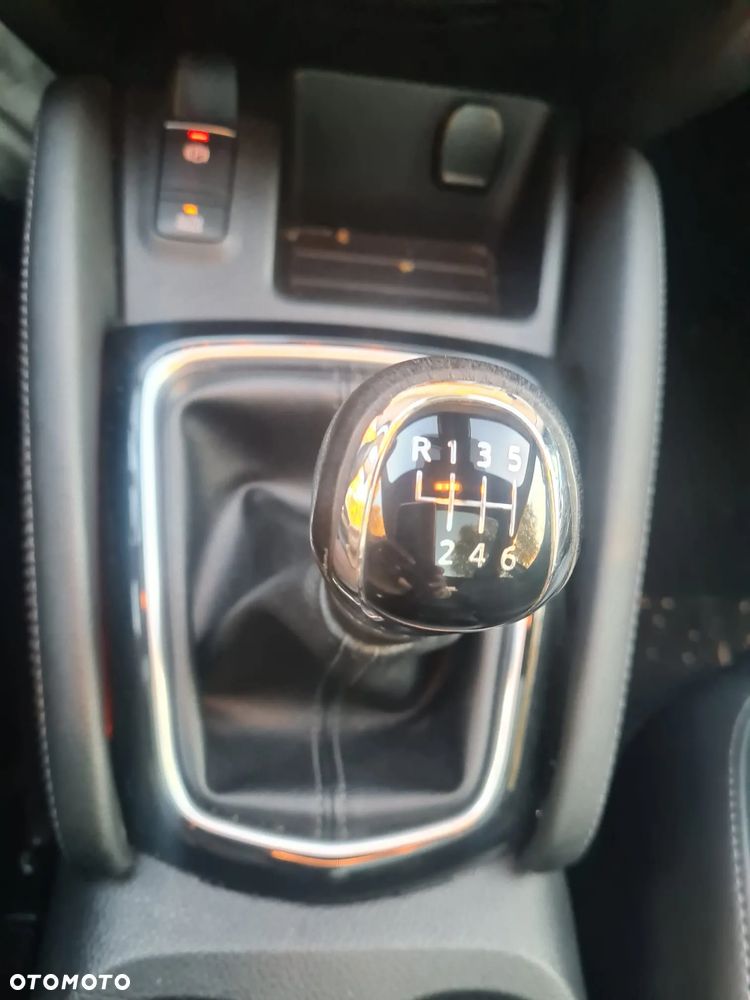 Nissan Qashqai 1.2 DIG-T Tekna EU6 - 16