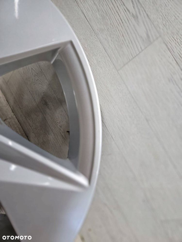 Felga Audi A3 8Y0 E 8.0jx17H2 Et46 5x112 - 5