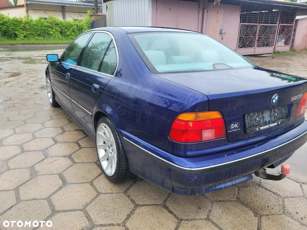 BMW Seria 5 523i - 5