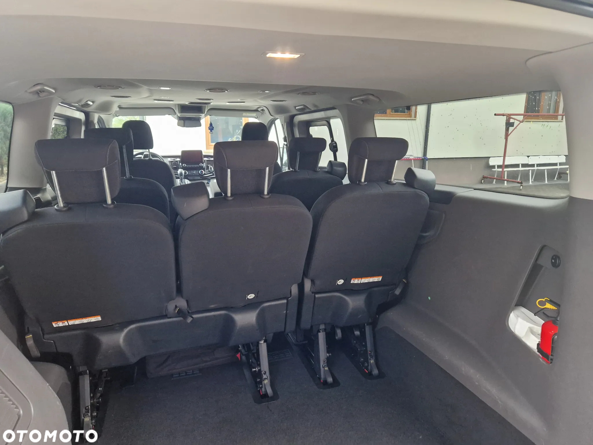 Ford Tourneo Custom - 13