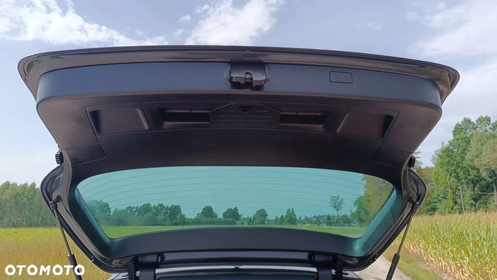 Volkswagen Passat 2.0 TDI Comfortline - 24
